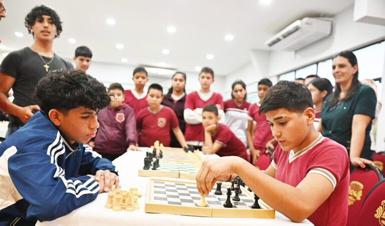 Competencia de ajedrez entre estudiantes como herramienta pedagógica